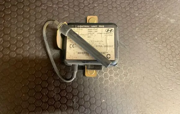 Hyundai Terracan Door central lock control unit/module 96800H1401 7008011001 97RA000007