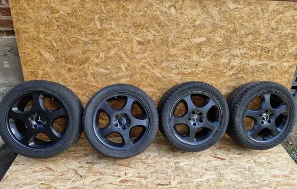 Mercedes-Benz E W211 R17 alloy rim A2104011002