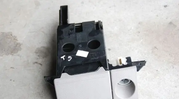 Volkswagen Transporter - Caravelle T5 Cup holder front 7H1858601