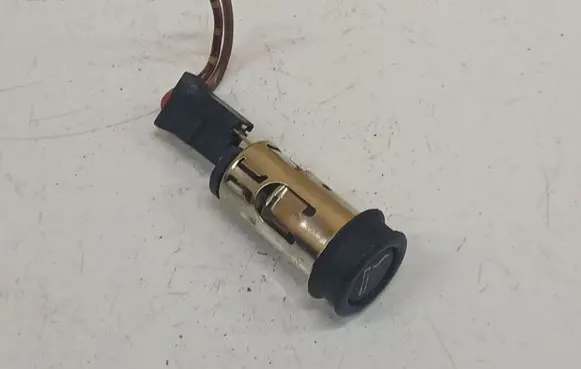 Opel Astra H Cigarette lighter 