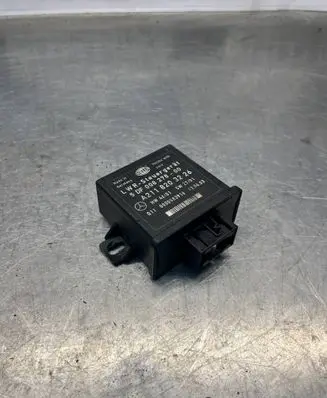 Mercedes-Benz E W211 Light module LCM A2118203226