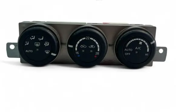 Nissan X-Trail T30 Interior fan control switch 27500ES70A