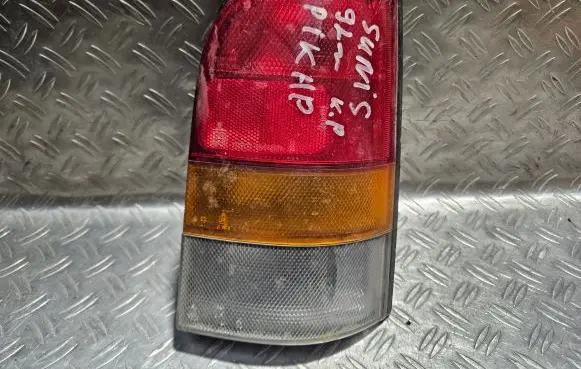 Nissan Sunny Rear/tail lights 22024555