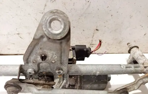 Volkswagen PASSAT B6 Wiper motor 1397220532 0628705039