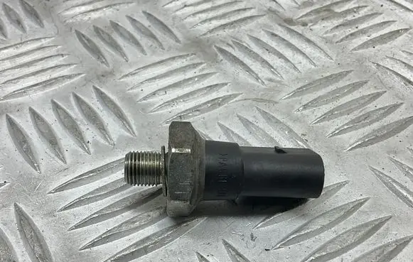 Audi TT TTS Mk2 Oil pressure sensor 06D919081B