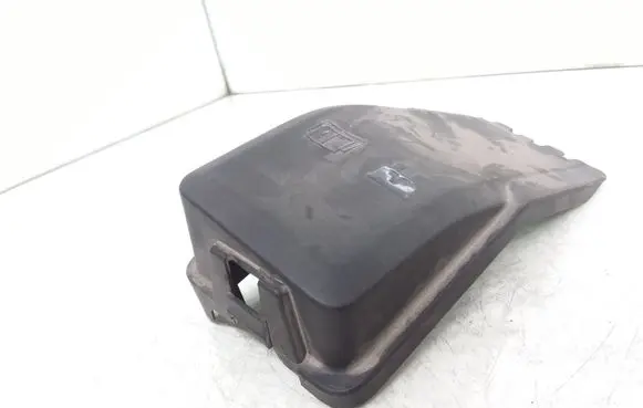 Volvo V70 Fuse box cover 31300410