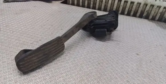 Volvo S80 Accelerator throttle pedal 9496822
