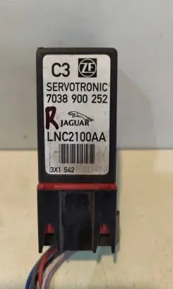 Jaguar XJ X308 Steering rack control module 7038900252 LNC2100AA