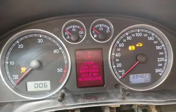 Speedometer (instrument cluster)