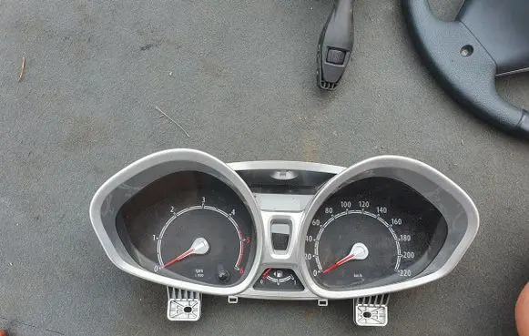 Ford Fiesta Speedometer (instrument cluster) 8A6T-10849-GL