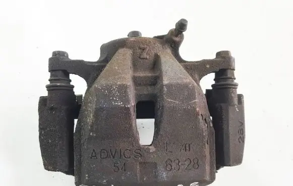 Toyota RAV 4 (XA40) Front brake caliper