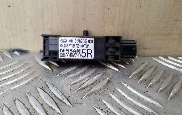 Nissan Almera N16 Airbag deployment crash/impact sensor 0285002009 98830BM7405R