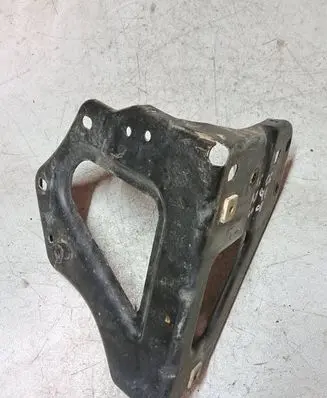Audi A6 S6 C6 4F Fender mounting bracket 4F0821136A