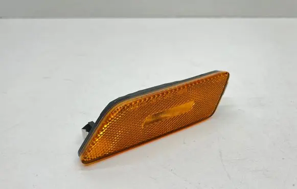 Porsche Cayenne (9Y0 9Y3) Front fender indicator light 95B945119