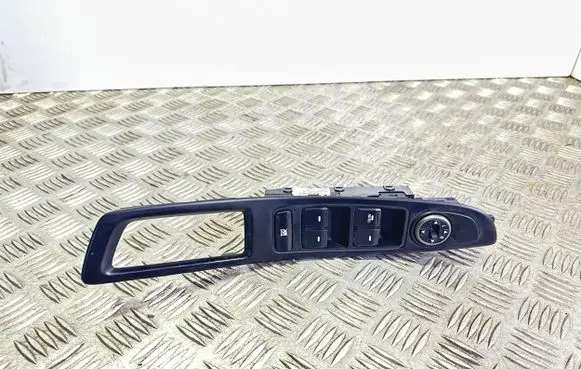 Hyundai i20 (GB IB) Electric window control switch 93570C8111 299131738
