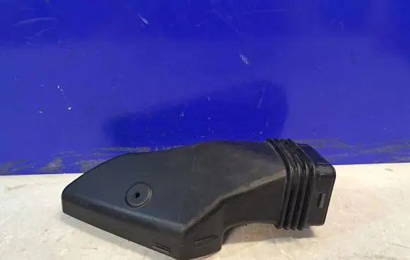 Jaguar XE Air intake duct part GX739A675BB