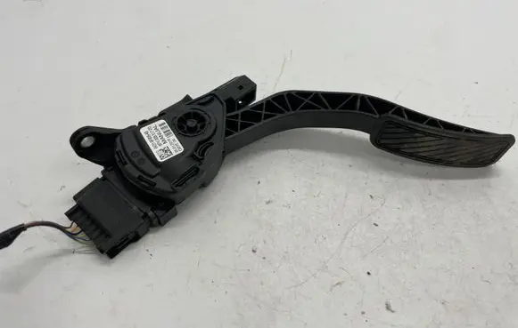 Ford Fiesta Accelerator throttle pedal 8V219F836AB
