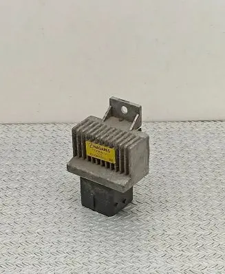 Renault Megane III Glow plug pre-heat relay 8200859243 FGPR812
