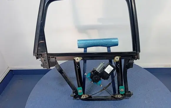 Porsche Cayenne (9PA) Rear door window regulator with motor 0130821764