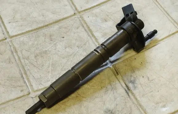 Mercedes-Benz S W221 Fuel injector A6420700587