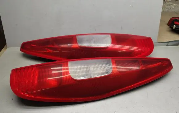 Mitsubishi Colt Rear/tail lights set MR957374 MR957373