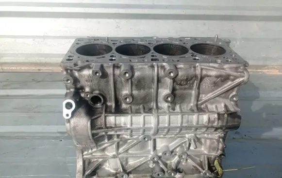 Audi A4 S4 B9 8W Engine block 05L103023 DEZ 05L103011
