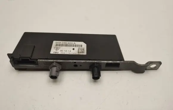 Porsche Macan (95B) Aerial antenna amplifier 95B035225A