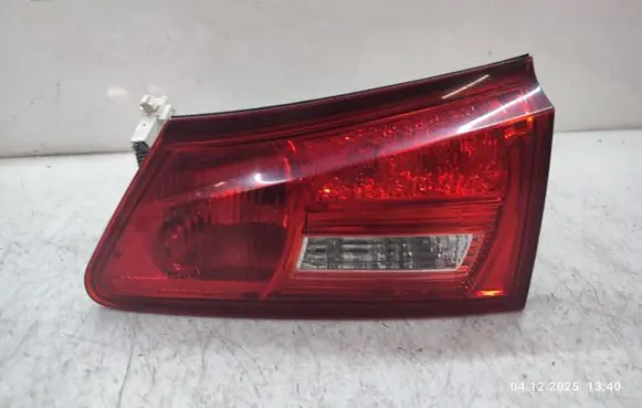 Lexus IS 220D-250-350 Tailgate rear/tail lights