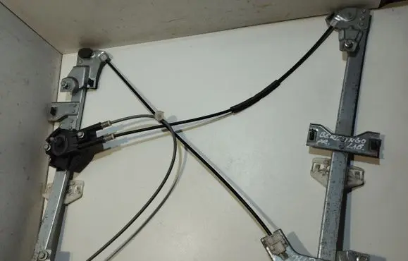 Citroen Berlingo Front door manual window regulator 