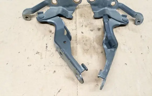 Toyota Corolla E120 E130 Engine bonnet/hood hinges