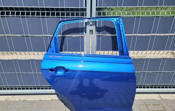 Volkswagen Taigo Rear door