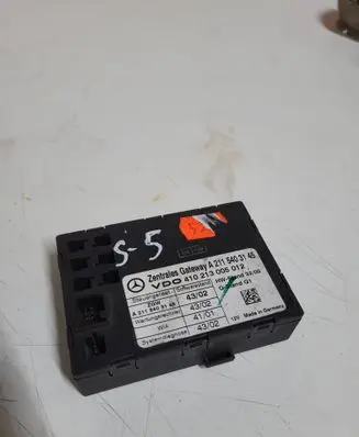 Mercedes-Benz E W211 Gateway control module A2115403145 410213005012