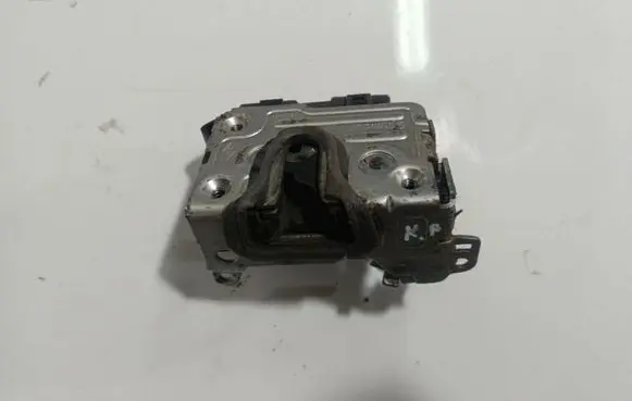 Dacia Sandero Front door lock 250811C