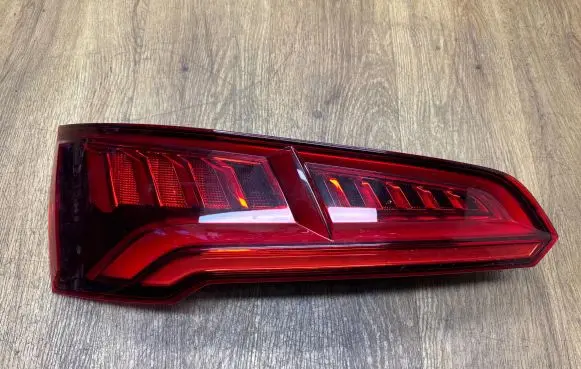 Audi Q5 SQ5 Tailgate rear/tail lights 80A945093