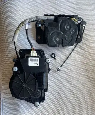 BMW 5 GT F07 Tailgate boot lock/latch motor 51247330648