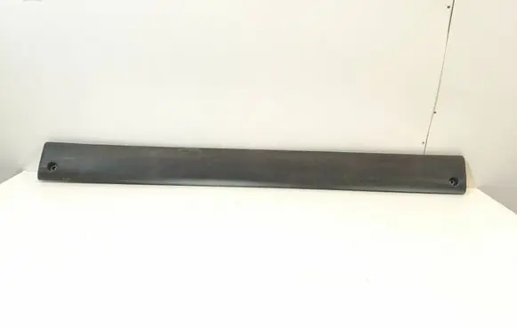 Rear fender molding trim