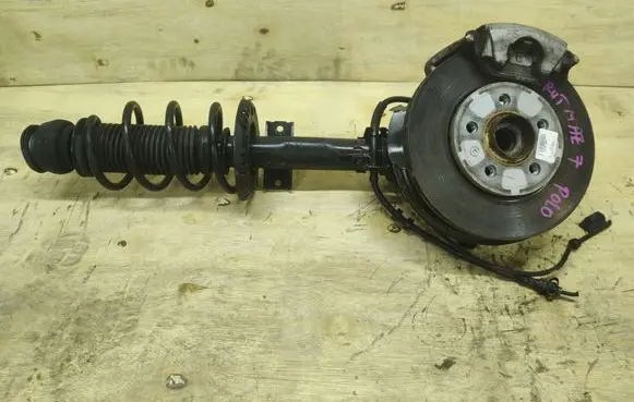 Volkswagen Polo V 6R Front wheel hub spindle knuckle