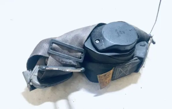 Hyundai Lantra I Rear seatbelt 0428412841