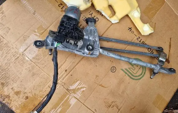 Peugeot 308 Front wiper linkage 9810327980