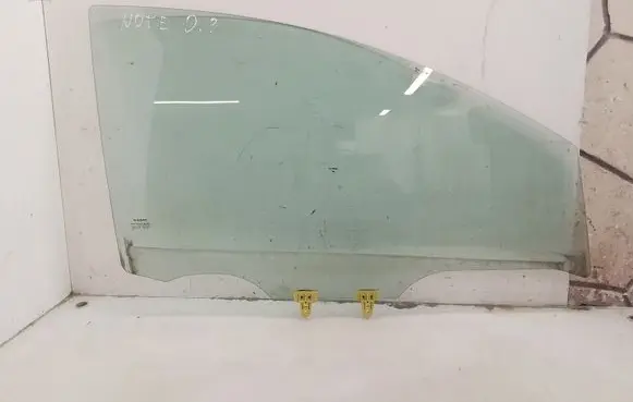 Nissan Note (E11) Front door window glass four-door 43R000464