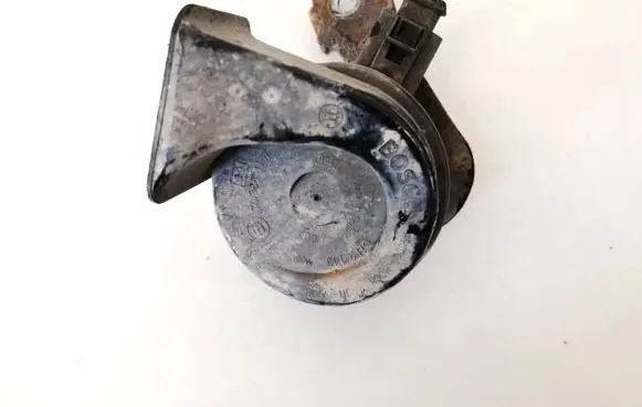Volkswagen Golf V Horn signal e9011157