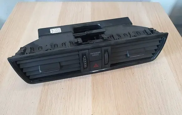 Skoda Rapid (NH) Dash center air vent grill 5JA820951C