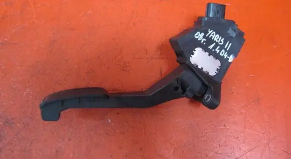 Toyota Yaris Accelerator throttle pedal 781100D010