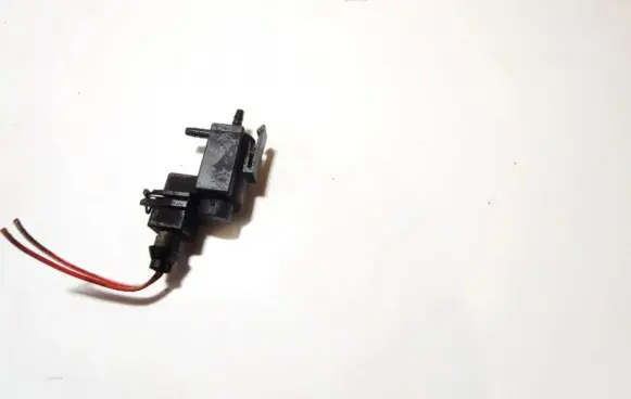 BMW 1 E81 E87 Turbo solenoid valve 70231800 09t261