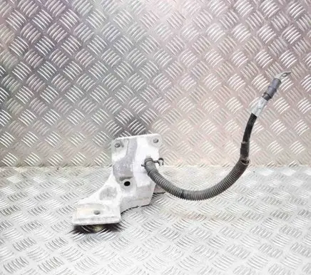 Land Rover Discovery 3 - LR3 Engine mounting bracket 301070900 KKU500593
