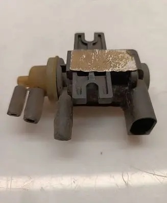Audi A3 S3 A3 Sportback 8P Vacuum valve PA66GF354