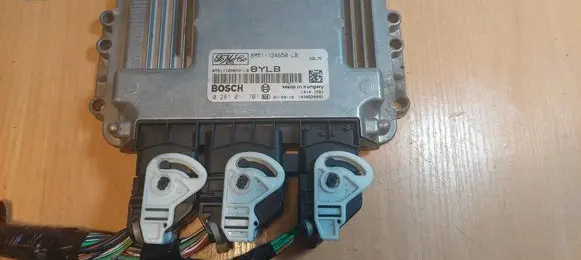 Ford Focus Engine control unit/module ECU 8M51-12A650-LB 0281011701