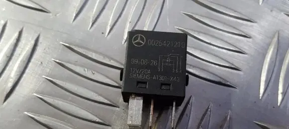 Mercedes-Benz A W168 Other relay 0025421219 a1301-x43