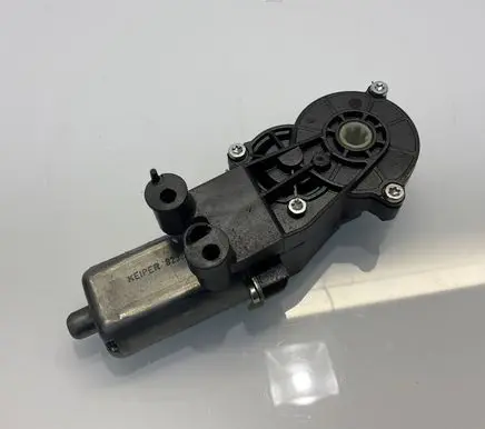 Mercedes-Benz E W211 Seat adjustment motor 0390203277 A0390203277