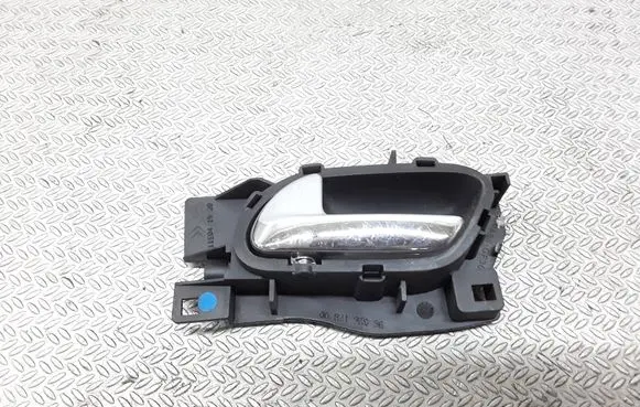 Peugeot 407 Front door interior handle